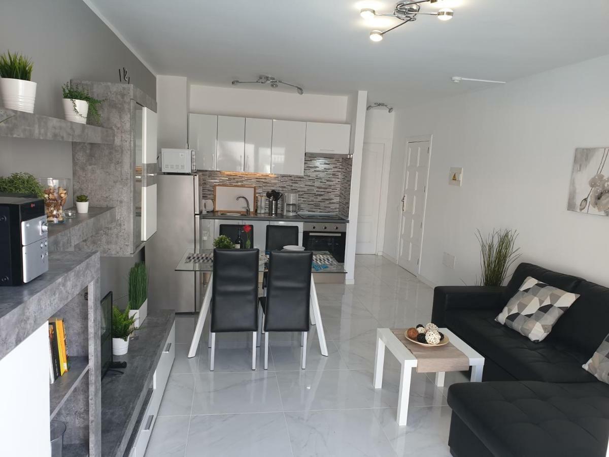 Casa Las Flores With Heated Pool, Only 490 Meters To The Beach, Balcony, Wifi Arona  Ngoại thất bức ảnh